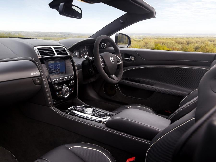  Jaguar XKR-S Convertible 2011 года  (UK) (фото 3 из 16)